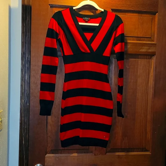 Guess bodycon dress - Picture 4 of 8